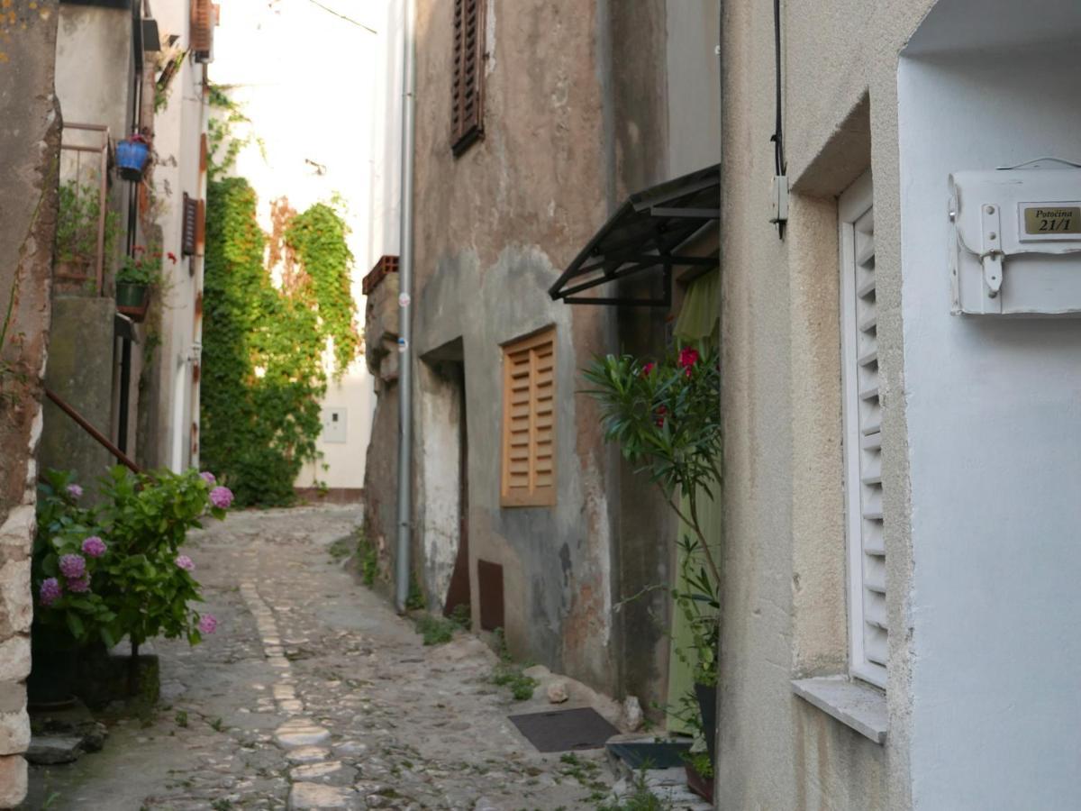 Potocina 21 Vrbnik Exterior foto